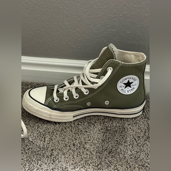 CHUCK 70 HI - UTILITY GREEN
CONVERSE. Men’s size 6, women’s size 8 - Picture 8 of 12